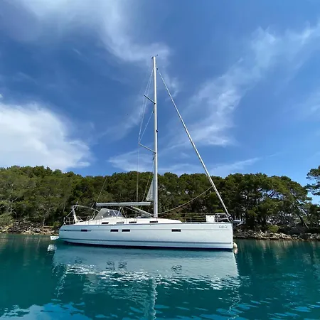 Botel Bavaria 45 Cruiser Prive Huur Incl. Schipperservice Sukošan